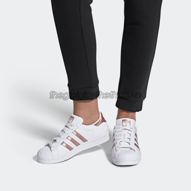 Giày thể thao nữ Adidas Superstar EE7399 2